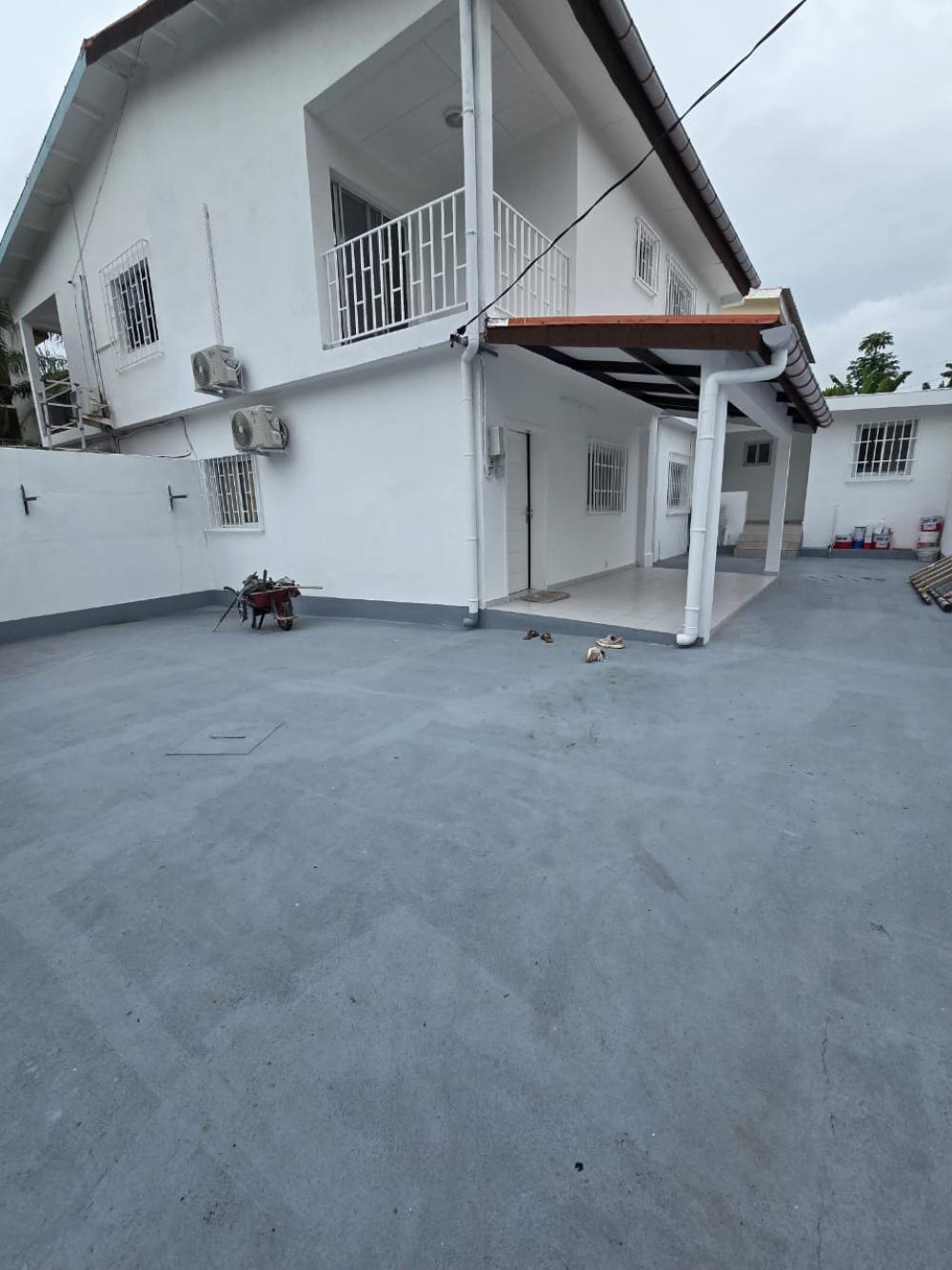 Villa 3 chambres à louer à Libreville, Baterie IV. Prix: 1 500 000 FcfaPhoto Annonce Gabonhome 0